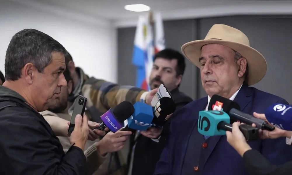 Rydström sobre suspensión de exportaciones equinas a la UE: “Es grave que nos suspendan, pero más grave es que lo escondan”.