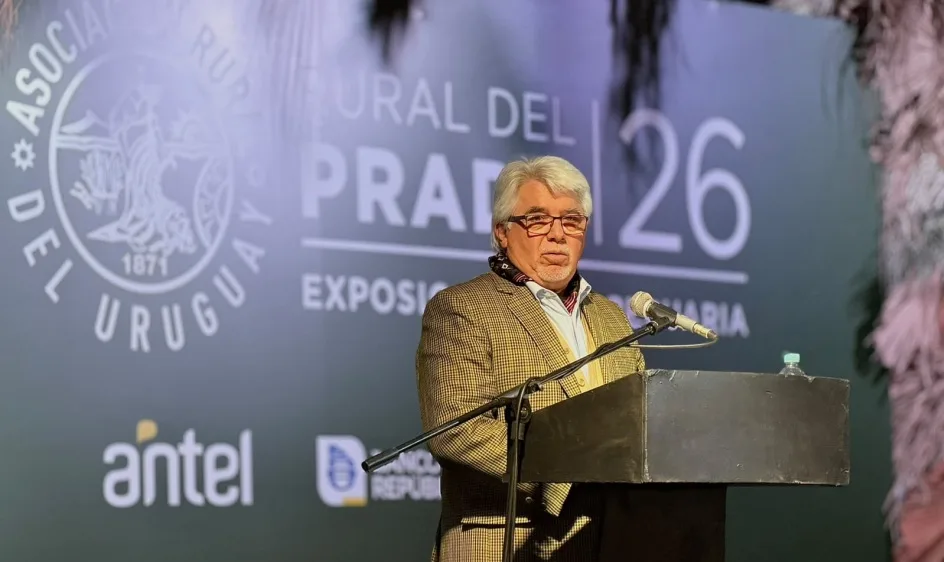 Aguerre: dejaremos de ser un país que espera la lluvia para ser uno que la almacena.