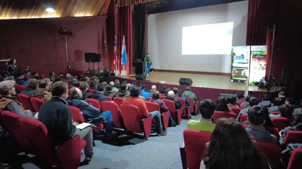 Chile. Analizaron aplicación de la IA en predios silvoagropecuarios.
