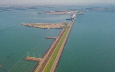 Itaipú y Yacyretá. Crecida del Paraná obliga a evacuaciones en Paraguay y amenaza a Argentina.